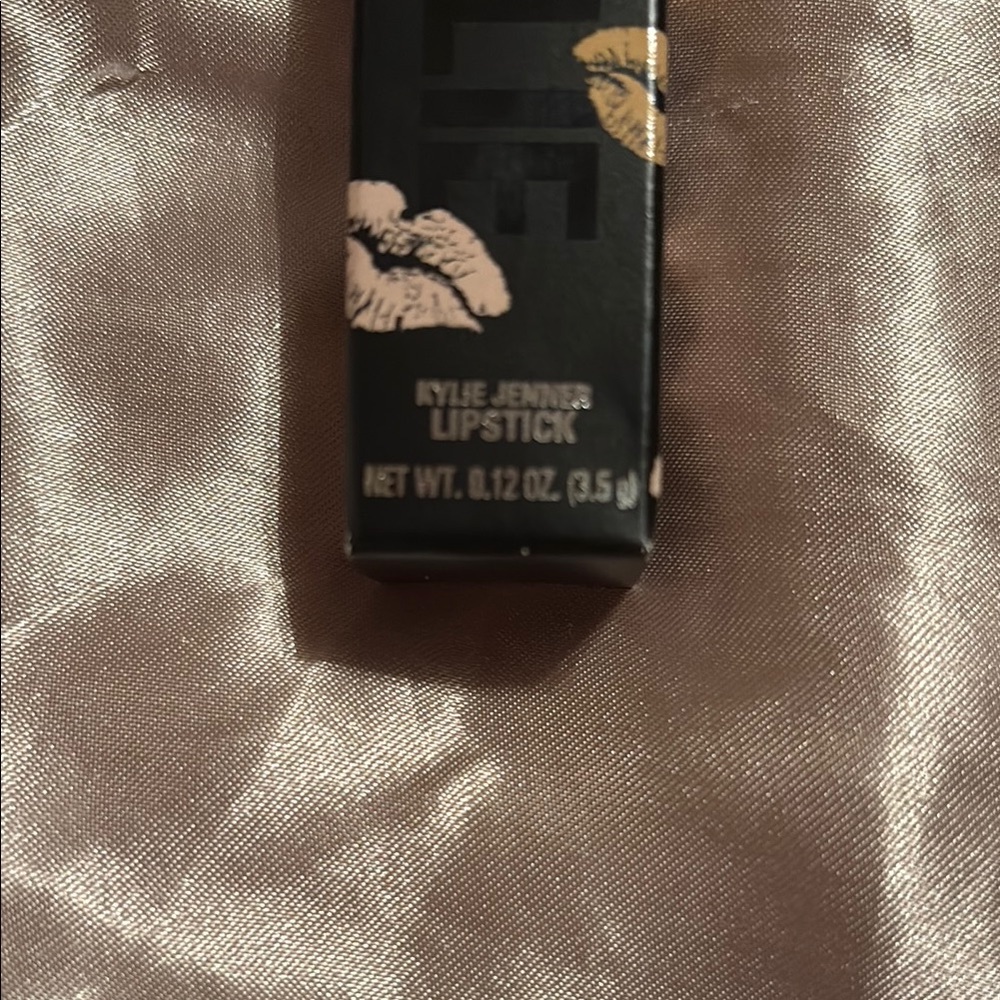 Lipstick - Bold Black - Picture 2 of 3